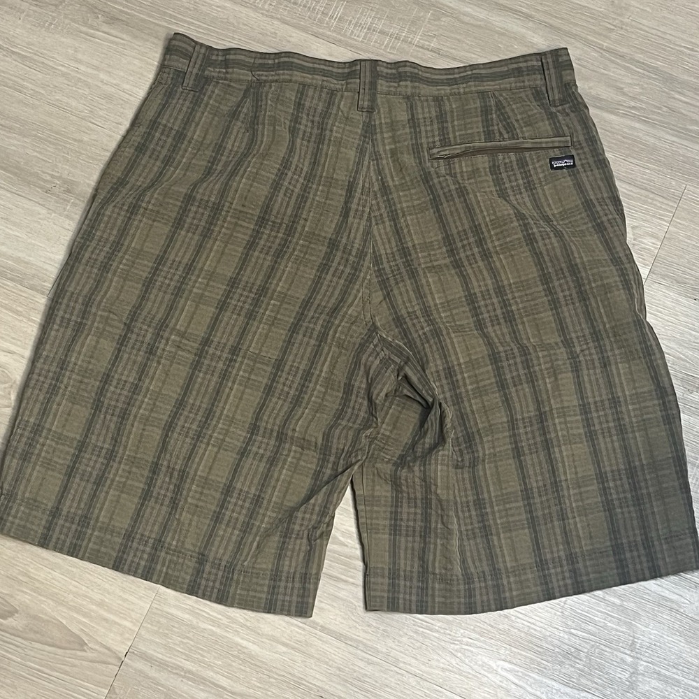 Patagonia Shorts Mens 31 Pocket Casual Outdoor Hiking Comfort Polyester Green - Picture 4 of 7